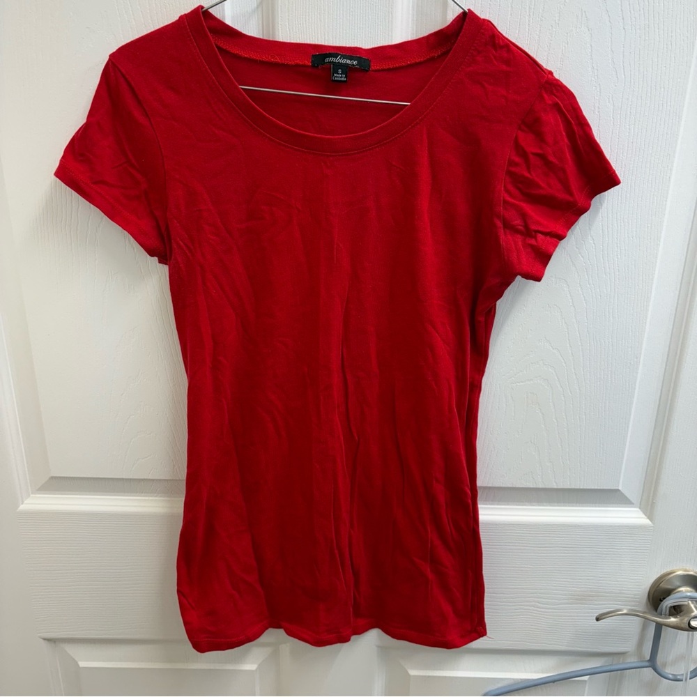 Ambiance Vibrant Red Short Sleeve Tee size small